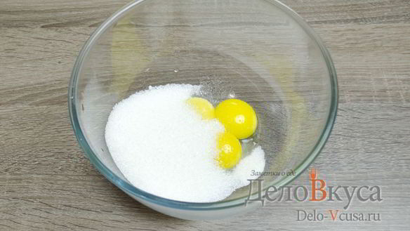 ШАГ 2. сырники из творога с изюмом