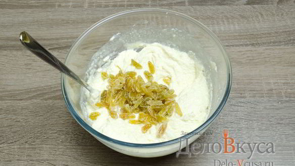 ШАГ 6. сырники из творога с изюмом