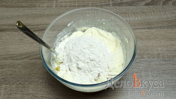 ШАГ 7. сырники из творога с изюмом