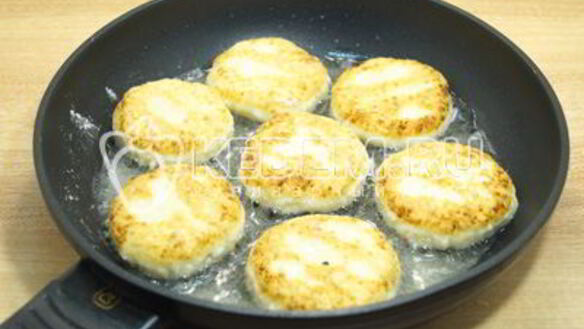 ШАГ 8. сырники из творога