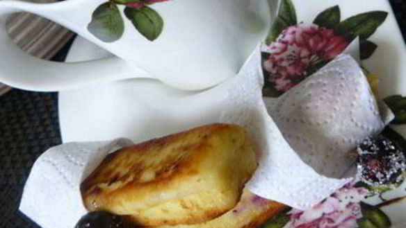 ШАГ 3. сырники полешки с черной смородиной