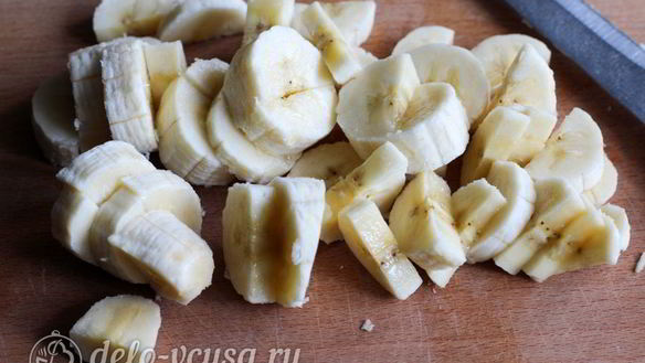 ШАГ 2. сырники с бананом и манкой