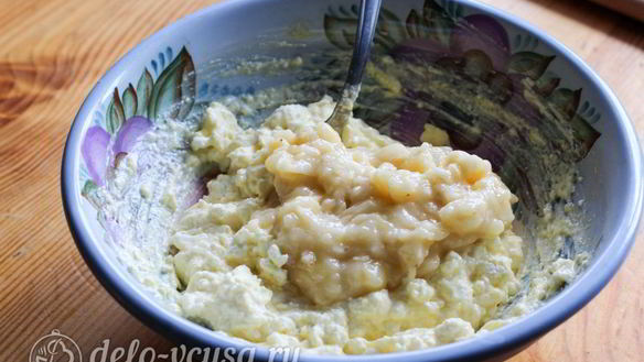 ШАГ 3. сырники с бананом и манкой