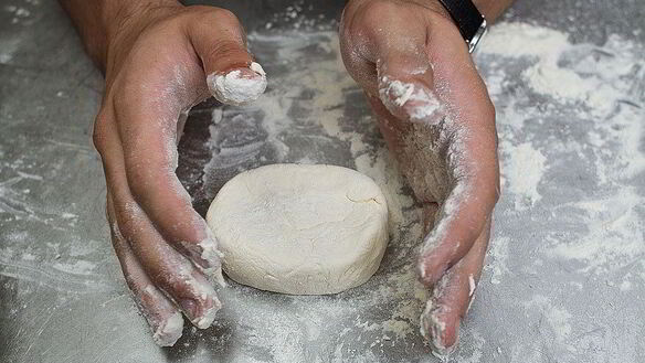 ШАГ 2. сырники с бруснично-розмариновым вареньем