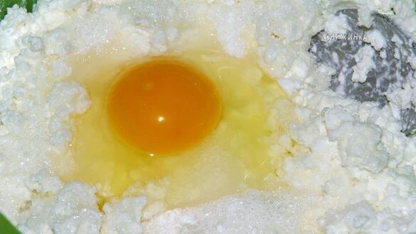 ШАГ 3. сырники с изюмом и маковым соусом по-белорусски