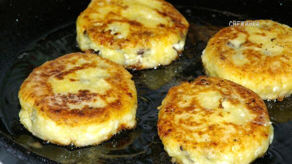 ШАГ 6. сырники с изюмом и маковым соусом по-белорусски