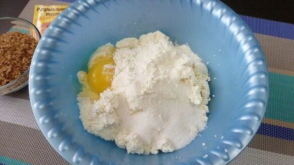 ШАГ 2. сырники с карамельным фруктовым соусом