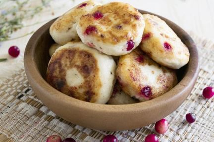 Сырники с клюквой