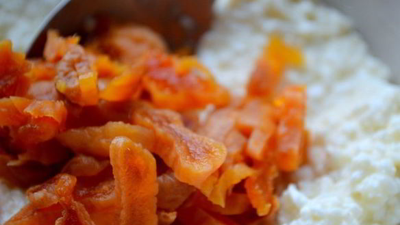 ШАГ 5. сырники с курагой