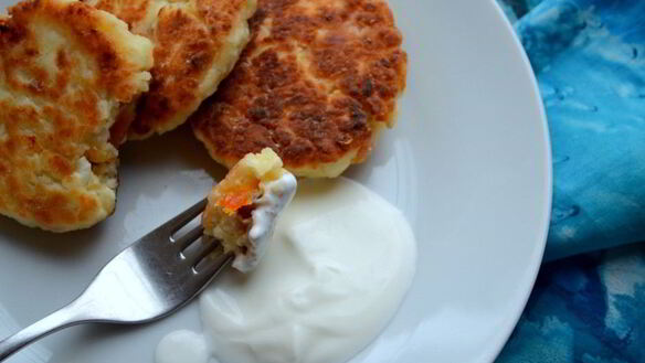 ШАГ 7. сырники с курагой