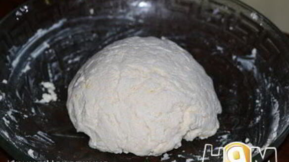 ШАГ 2. сырники с лимонной цедрой и ванилином на манке