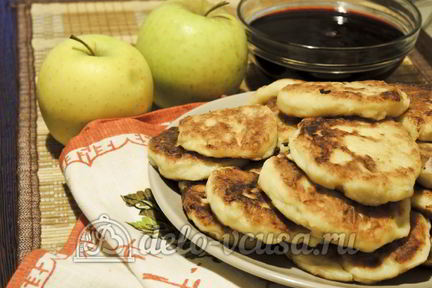 Сырники с яблоками