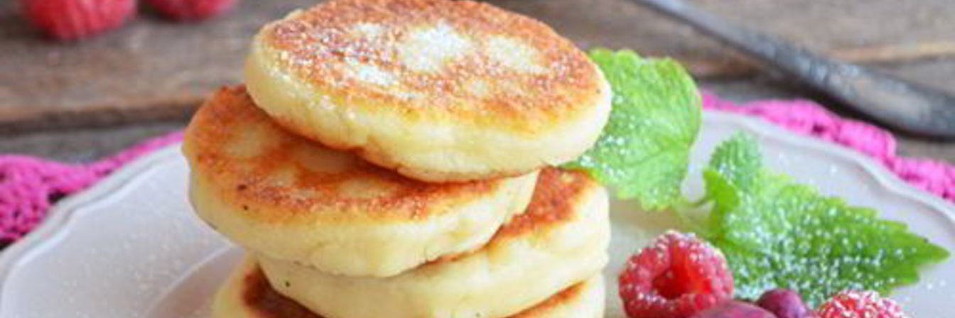 Сырники с ягодным кремом