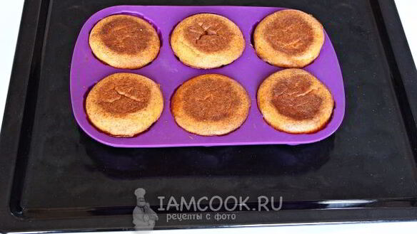 ШАГ 7. сырники в силиконовой форме в духовке