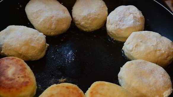 ШАГ 2. сырники, запеченные в сметане