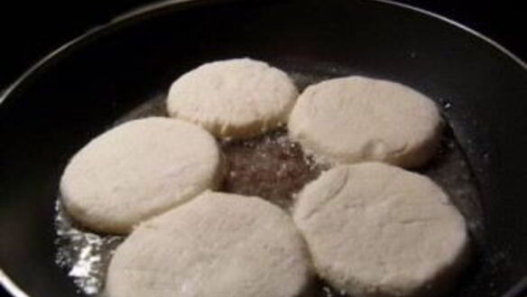 ШАГ 5. творожники на сковороде