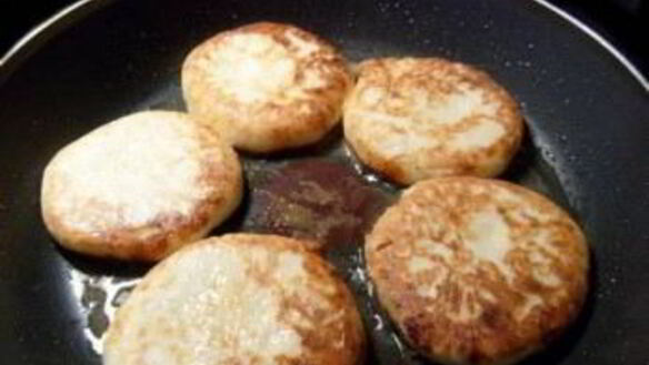 ШАГ 6. творожники на сковороде