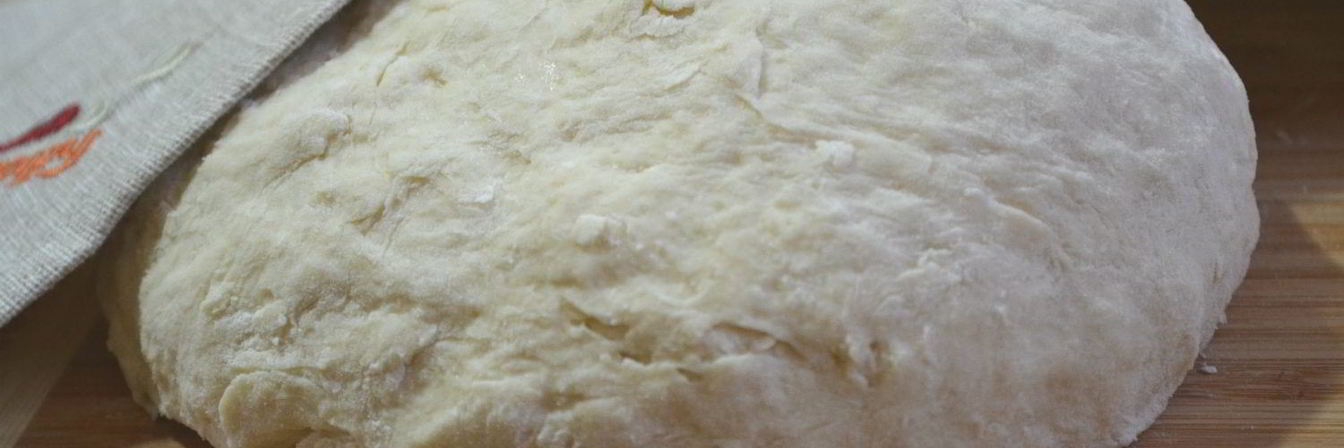 Быстрое бездрожжевое тесто для пирожков