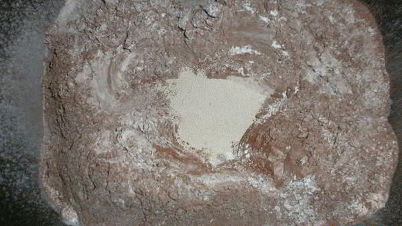 ШАГ 2. шоколадное дрожжевое тесто