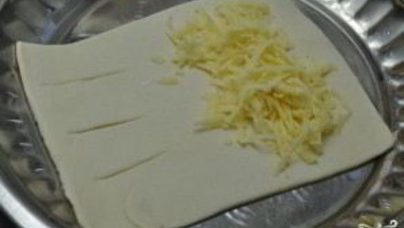 ШАГ 2. слоеное тесто с сыром в духовке