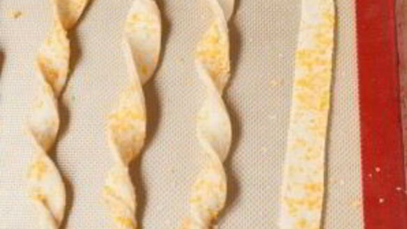 ШАГ 8. слоеное тесто с сыром