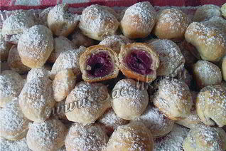 Слоеное тесто с вишней