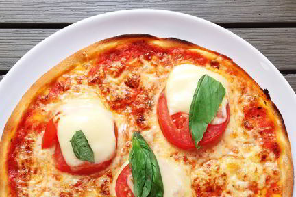 Тесто и начинка для пиццы