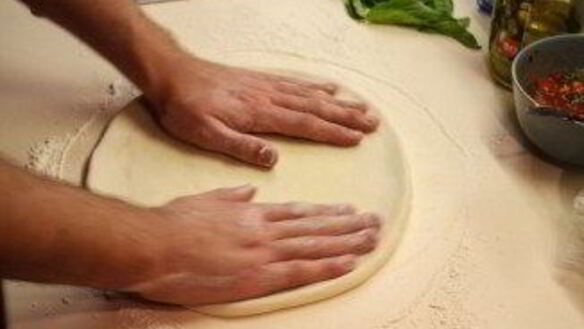 ШАГ 9. тонкое бездрожжевое тесто для пиццы