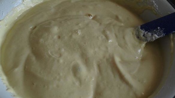 ШАГ 4. бисквитный торт с клубникой и сливочным кремом