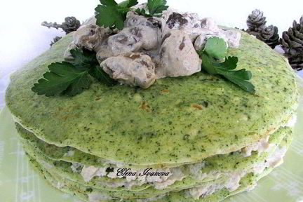 Блинный тортик с грибным соусом