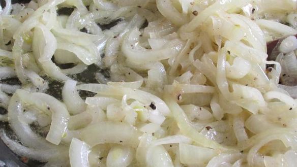 ШАГ 11. блинный тортик с грибным соусом