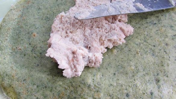 ШАГ 15. блинный тортик с грибным соусом