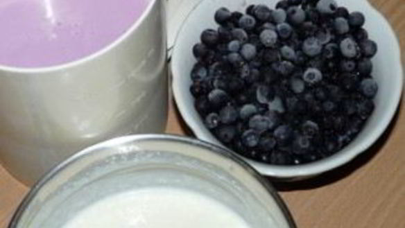 ШАГ 2. чернично-йогуртовый торт