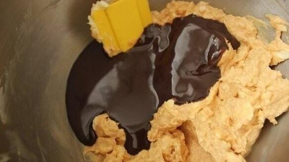 ШАГ 2. медовик в мультиварке шоколадный бисквит