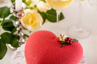 Муссовый торт Сердце с вишней, лимоном и ванилью