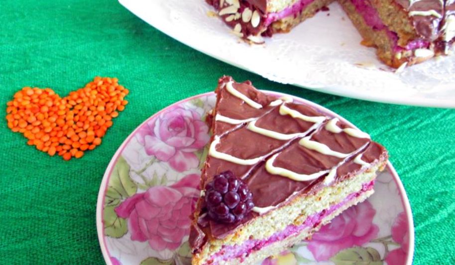 Рецепт постный полезный чечевичный торт с ежевичным кремом