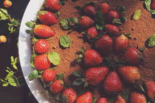 Шоколадный сыроедческий торт