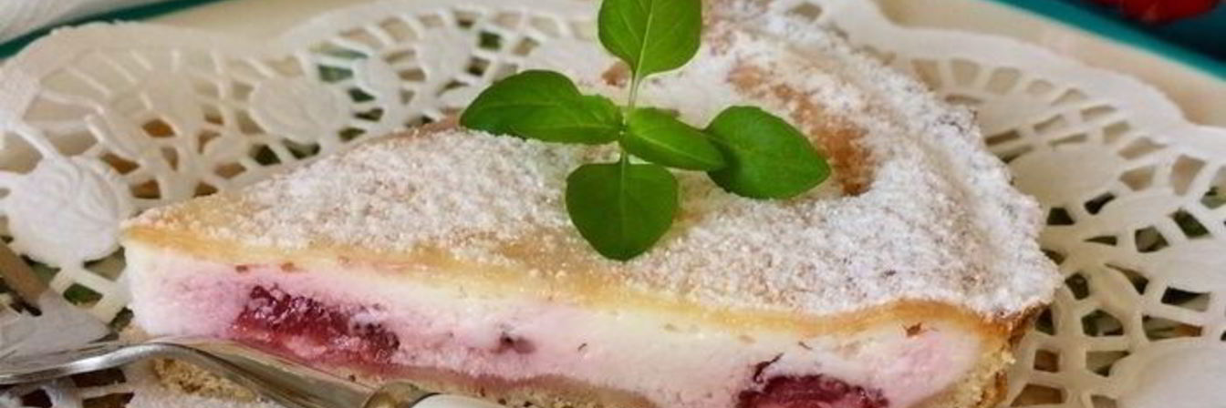 Сметанник с клубникой