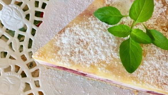 ШАГ 4. сметанник с клубникой