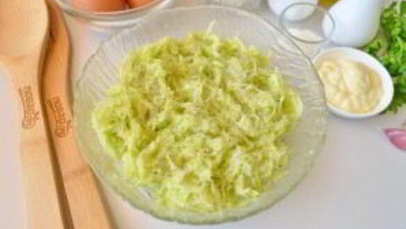 ШАГ 2. торт из кабачковых блинчиков