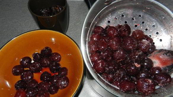 ШАГ 5. торт с вишней и черносливом