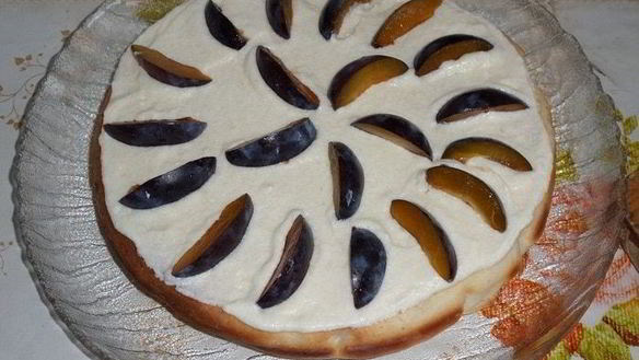 ШАГ 18. торт с заварным кремом и сливами