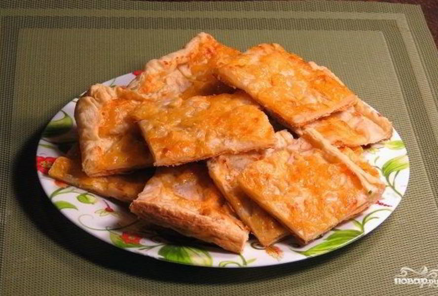 Выпечка из слоеного теста в духовке