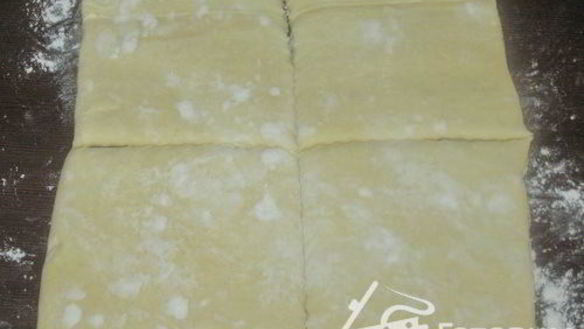 ШАГ 4. яблочные конвертики с ирисками