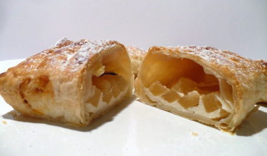 Рецепт яблочные слойки с творогом