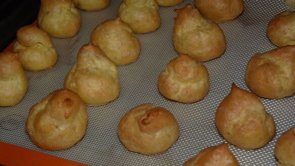 ШАГ 4. эклеры с заварным кремом