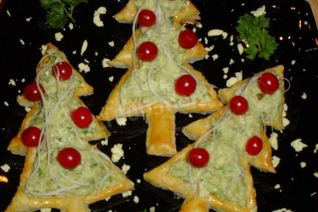 Закусочные слойки Новогодние елки