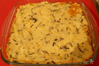 Картофельная запеканка с грибами и овощами