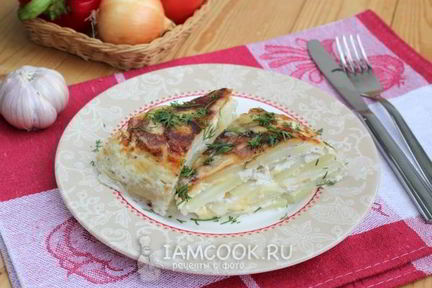 Картофельная запеканка в мультиварке