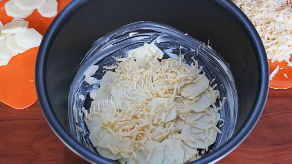 ШАГ 4. картофельная запеканка в мультиварке